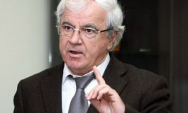SPARTAK NGJELA: Pse dhënia e nënshtetësisë shqiptare Janullatosit, është një veprim i rëndë anti-historik?