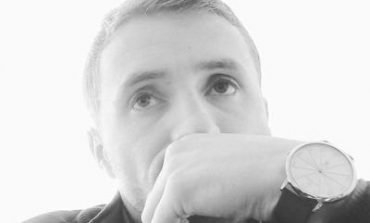 FLOGERT MUÇA: E vërteta e “ndalimit të daljes jashtë vendit” për Tahirin dhe gafa e mediave