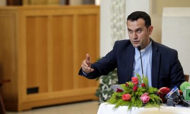 DOM GJERGJ META: Hendeku midis të pasurve dhe të varfërve…