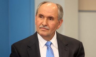 DR. ELEZ BIBERAJ: Shqipëria ka nevojë për politikanë të rinj