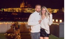 Afërdita Dreshaj i mëson të fejuarit çek gjuhën shqipe. Ja si e përkëdhel ai… (FOTO)