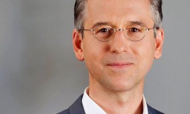 KAY-ALEXANDER SCHOLZ/ CDU me sekretare të re, Merkel zgjedh të besuerën e saj