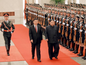 Kim Jong-un vizitoi Kinën. Çdo ndodhi me armët bërthamore?
