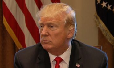 JACOB GRANDSTAFF/ Nga Klinton tek Trump-Kur Presidenti kërkon frymëmarrje, bombardon për zbavitje