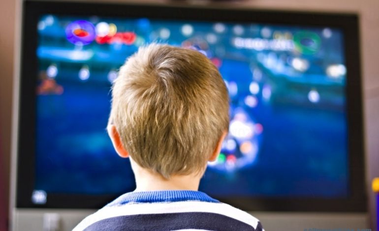 ONEDA KABASHI/ Fëmijët, reklama dhe bota në kornizën e TV, ja alarmi i psikologëve