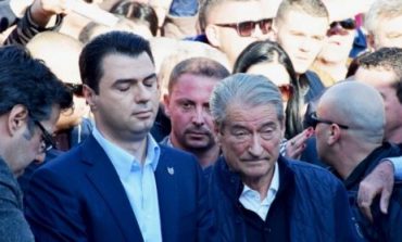 VIKTOR MALAJ/ Teatri i maskarenjve