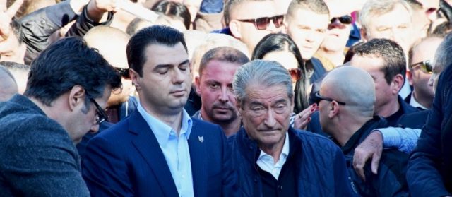 VIKTOR MALAJ/ Teatri i maskarenjve