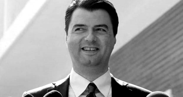 BEDRI ISLAMI/ Mesazh nga njeriu që qesh…