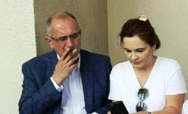 Petrit Vasili, patrioti me çizme që ngre pushkën mbi Shqipërinë