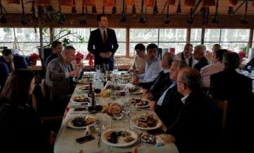 Opozita e drekës dhe ajo e darkës!