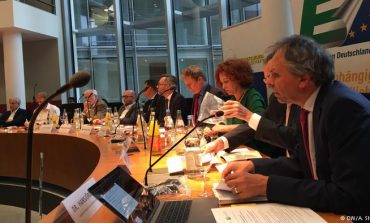 Berlin/ Diskutim për hapjen e negociatave në Bundestag, Vllahutin mbështet Shqipërinë