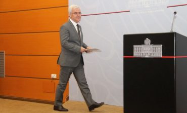 Ministri Xhafaj dhe skenarët e komplotit të ngritur kundër tij!