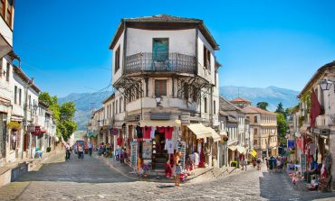 YLLI ASLLANI/ Gjirokastra, bukuria që fshihet pas trishtimit të vet