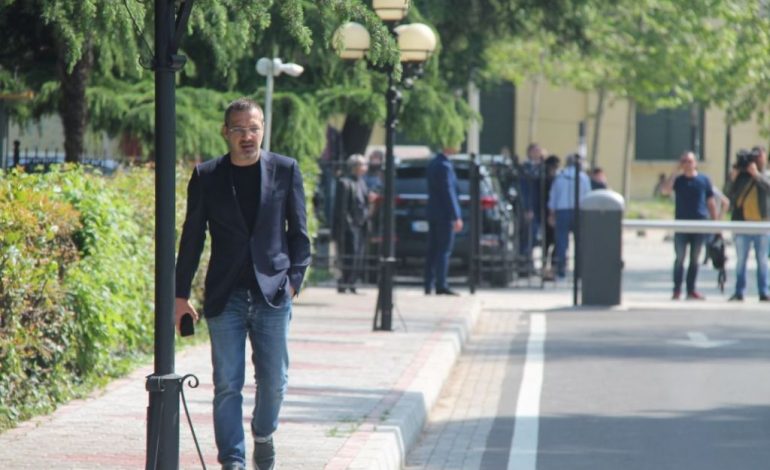 BEDRI ISLAMI/ Hip se të vrava, zbrit se të vrava!