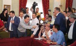 Me zgjedhjet tek dera dhe dhuna si akt dëshpërimi