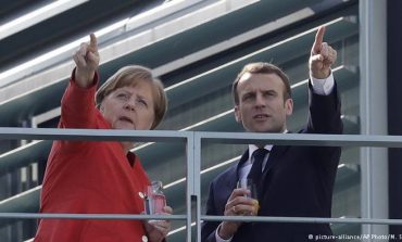 BERND RIEGERT/ Merkel afrohet me Macron