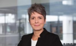 INES POHL/ Merkeli e shpëton veten në kështjellën Evropë