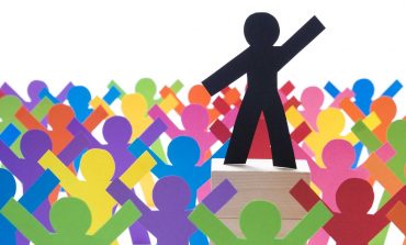 CATHY YOUNG/ A po dështon demokracia liberale? Jo, është një viktimë e suksesit të saj