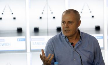 MUSTAFA NANO/ “Bomba” ime në Beograd
