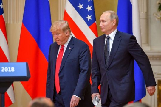 DAUGLAS E. SCHOEN/ Trump sillet si qullac përpara Putinit në Helsinki