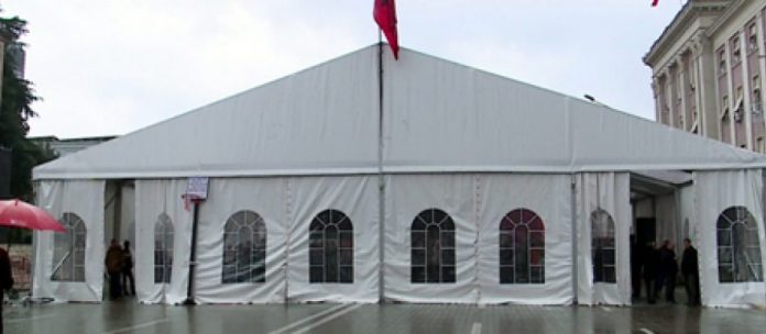 Teatri s’ia mbulon dot opozitës vullnetin kundër Reformës në Drejtësi