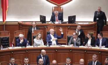 GJERGJ EREBARA/ “Rruga e Arbrit”, “Karpeni”, “Aeroporti i Vlorës”, “Teatri”: Po bëhen normë “ligjet speciale”?