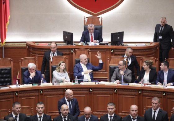 GJERGJ EREBARA/ “Rruga e Arbrit”, “Karpeni”, “Aeroporti i Vlorës”, “Teatri”: Po bëhen normë “ligjet speciale”?