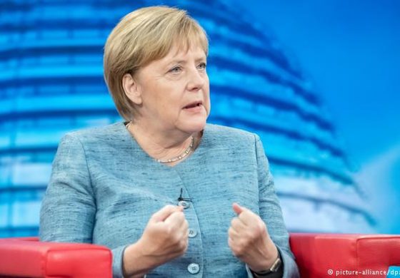 KOMENT/ E pazakonshme - Merkeli flet hapur!