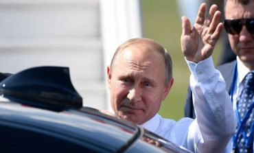 CHRISTOPHER R.HILL/ Loja e tepruar e Putinit
