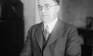 ILIR IKONOMI/ Një gazetar para kobures së Qeverisë