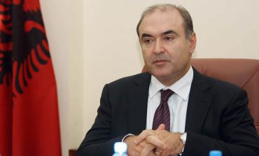 EDMOND HAXHINASTO/ Shkëmbimi i territoreve mes Kosovës e Serbisë? E rrezikshme, mund të sjellë gjakderdhje