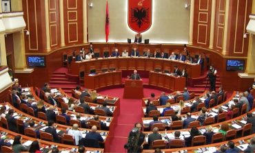 KOÇO KOKËDHIMA/ Plaçkitësit, spiunët dhe të kapurit sot rikthehen në Kuvend