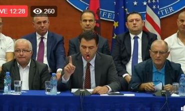 ARTUR AJAZI/ Përse Basha mblodhi pasanikët e PD në Elbasan?