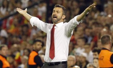 FATJON BAZE/ Panuçi fluturon me presh… nën sqetull
