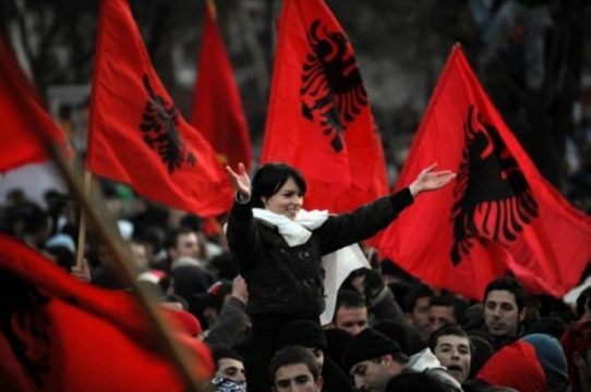 DENISA SKODI/ Rri në Shqipëri, të lutem mos ik!