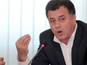 BEDRI ISLAMI/ Të presësh hajër nga ish roja i dikurshëm i selisë së PD-së Flamur Noka