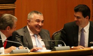 ADRIATIK DOÇI/ Mandati i tretë i Edi Ramës dhuratë nga Sali Berisha dhe Ilir Meta, çështja e detit përballë një opozite të "dalë mendsh"
