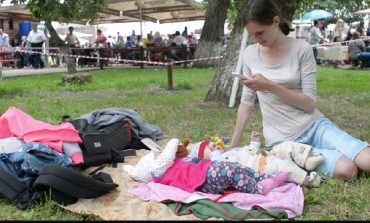 DANJELA BONOLLARI/ Shënimet e një nëne shqiptare në Gjermani: Kopsht dhe Facebook