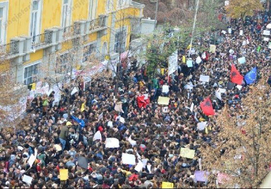 SPARTAK NGJELA/ Pikat e studentëve përbëjnë nismën antikorrupsion, a do t'i përkrahë Uashingtoni?