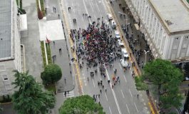 SKËNDER MINXHOZI/ Sjellja partiake që po vret një protestë të drejtë