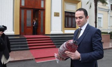 ARTUR AJAZI/ Ervin, digje mandatin!