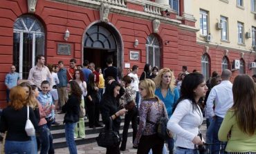 ENDRIT KAJSIU/ Strategjia e paprinciptë e opozitës. Përdorimi i “studentëve” për një parti të re