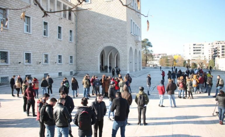 EDMOND ARIZAJ/ Pse kjo nuk është më protesta e studentëve