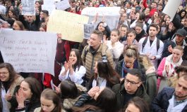 BEDRI ISLAMI/ Protestuesi i heshtur dhe politikani injorant dhe arrogant