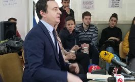 ENDRI KAJSIU/ Albin Kurti, studenti që iu kundërvu Milosheviçit, del kundër studentëve për një karrige