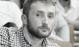 FLOGERT MUÇA/ Boja blu në fytyrën e Ramës dhe boja e zezë në fytyrën e Shqipërisë