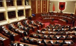 NAMIR LAPARDHAJA/ Politika e lyrës