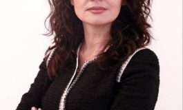 ELISA SPIROPALI/ Sala, Luli, Myslymi dhe tragjikomedia e Partisë Demokratike, (ah po, edhe Monika) ose rënia e një busti në ditën e rrëzimit të një monumenti