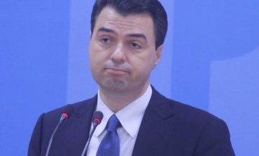 ARTUR AJAZI/ Boll e përkëdhelët Lulzimin
