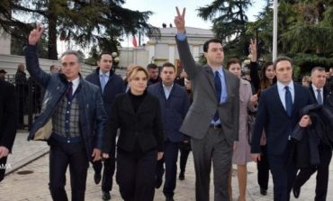 SHPËTIM LUKU/ Me Lulin e Monën, por… kundra të gjithëve!